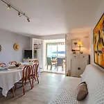 Les Coraux By Interhome Saint-Raphaël