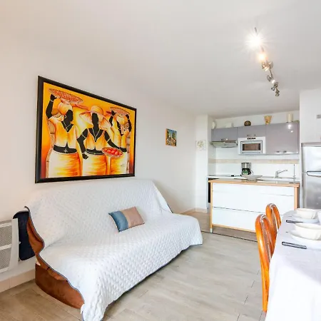 Les Coraux By Interhome Appartement Saint-Raphaël