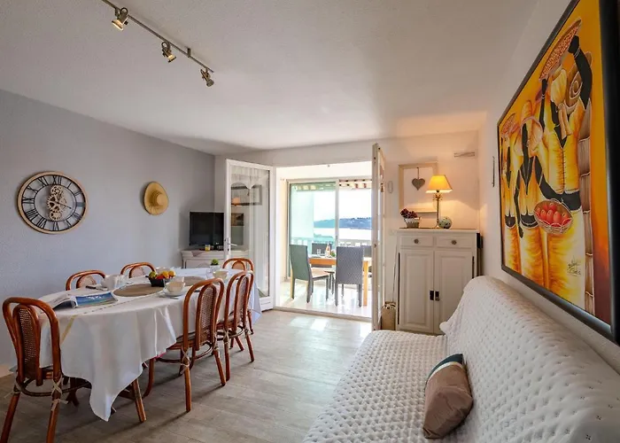 Les Coraux By Interhome Saint-Raphaël