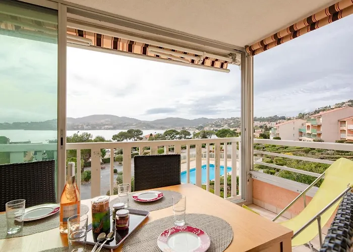 Apartment Les Coraux By Interhome Saint-Raphael (Var)