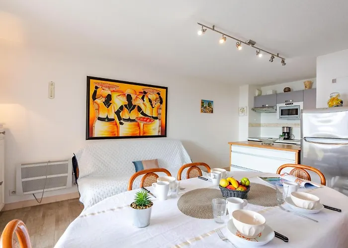 Les Coraux By Interhome Saint-Raphaël